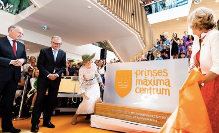 Koningin_opent_Prinses_Maxima_Centrum.jpg